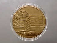 เหรียญที่ระลึก เปิดอาคารใหม่ กรมธนารักษ์ เนื้อทองแดงรมดำ ขนาด 4 ซ.ม.ปี2535 พร้อมกล่องหนัง หายาก