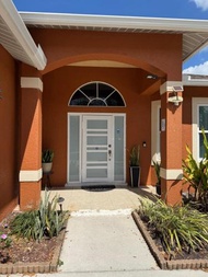 Spacious 3BR Home Sleeps 8 Lanai Fenced Yard