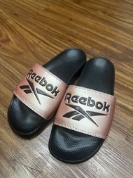 Reebok 運動拖鞋