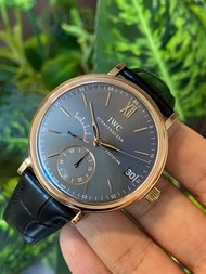18K紅金IWC 萬國 Portofino Hand Winding 8day iw510104 
45 mm直徑 藍寶石水晶玻璃
原裝放射灰色錶 18K紅金字條
八日上鏈儲存 自家機芯Cal 592