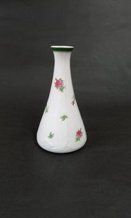 Hankook Cameo Vase - fine bone china