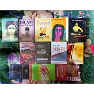 LITERARY NOVEL BOOK AND HISTORY OF BIOGRAPHY OF SARINAH Ir Sukarno ISLAMIC CORUPTION ISLAMIC SOCIALI