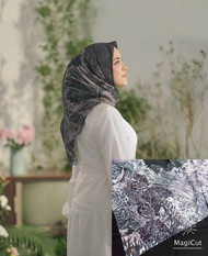 Zullaikhahijab Kerudung Like Buttonscarves Series Terbaru Farsha pakai pin B