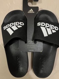 Adidas拖鞋