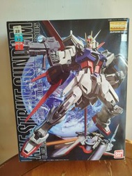 MG Strike Gundam 模型(如圖）