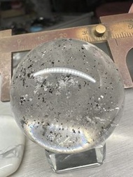 黑白雙色 幽靈 雲母 共生水晶球 天然水晶球 水晶擺件 水晶 白水晶共生 共生礦 礦物 水晶共生 飾物 水晶陣 水晶球