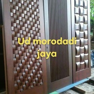 Kusen pintu kayu ulin