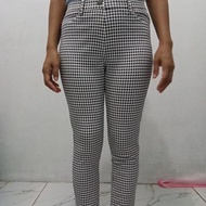 preloved celana panjang wanita kotak uniqlo