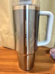 Stanley x starbucks 杯