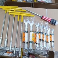 ComBo 5 T-Locks and 7 Wrench Locks with Screwdriver