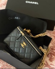 CHANEL香奈兒愛心金球荔枝紋牛皮盒子包斜挎包小號女款黑色