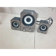 Old 2.1 speaker set (read description)