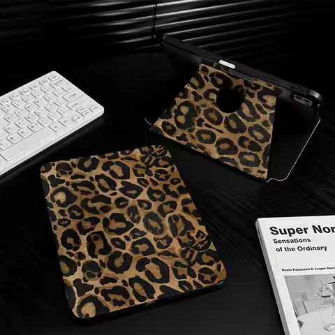 Graffiti oil Ins Golden Leopard Printt iPad Case For iPad Pro 11 13in 2025 iPad Pro 12.9in Air7 10th