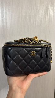 CHANEL 金球小盒 黑色