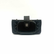 CHANEL  Phone holder with chain 菱格紋設計皮穿鏈肩帶 荔枝牛皮 手機袋