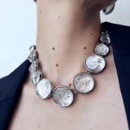 New European American Exaggerated Alloy Acrylic Necklace Round Resin Exaggerated Geometric Necklace 