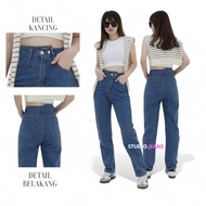 X51 - Straight Korean Highwaist Jeans - STUDIO JEANS