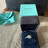 Tiffany & Co Legacy 鉑金白鑽戒指