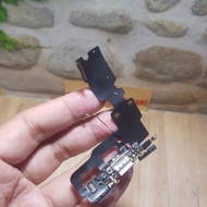 board konektor cas charger ori copotan Iphone 7 kondisi bagus normal 