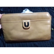Preloved Vintage 100% Authentic EMANUEL UNGARO PARIS Clutch Bag in Beige Genuine Leather