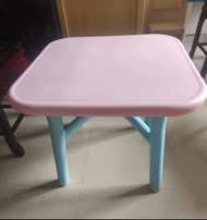 粉色兒童桌