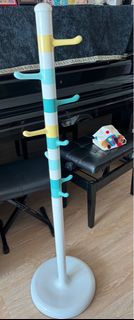 Ikea彩色立式衣帽架