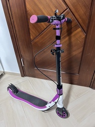 Globber 紫色滑板車