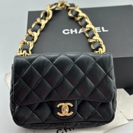 近新品 香奈兒/Chanel 黑金方胖子粗鏈條肩背包 芯片款