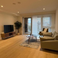 โรงแรม Tranquil 2-Bed Apartment, Balcony, Sleeps 6, 7 Minute Drive to King's Cross St Pancras - By C