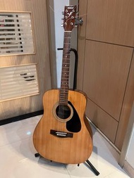Yamaha F310 吉他