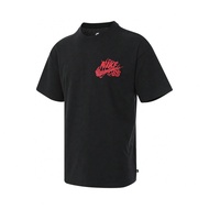 เสื้อยืดแขนสั้น Nike SB M90 ลายมังกร สไตล์เพื่อน เบอร์ TFQ3720-010 ปี 2024