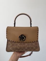 八成新Coach 經典Monogram 拼色山茶花手袋
