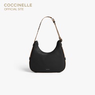 COCCINELLE กระเป๋าโฮโบผู้หญิง รุ่น RAQUEL HOBO BAG 130201 สี NOIR/COGNAC