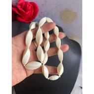 Surprise imitation plastic necklace with beads 22 to 30 mm long, 10 mm wide, 47 cm long neck, brand 