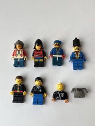 Vintage LEGO 樂高包含1980 年代至 1990 年代 經典系列人偶和配件$250全部