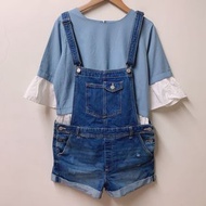 Bershka 牛仔吊帶短褲