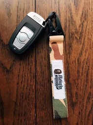 SUPREME BAPE BATHING APE GANTUNGAN KUNCI MOBIL KEYCHAIN HYPE LANYARD