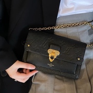 ✨Lv vavin woc 黑色壓紋鏈條包 98新🆕 晶片款 簡約高級🖤