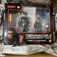 MAFEX Terminator 2: Judgment Day T-800 (T2 Ver.) & John Connor