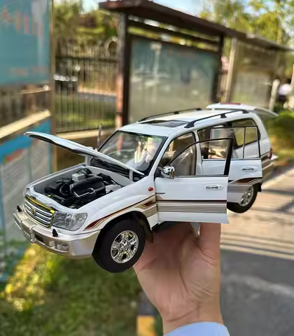 1:18 Land Cruiser 4700 Cruiser LC100 Alloy Simulation Car Model