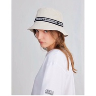 Gentle woman bucket hat