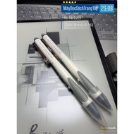 The pen refill stylus is Samsung Note 8 Wacom emr 4096 pressure-sensitive level