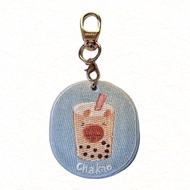 雙面刺繡吊飾-一杯水豚珍奶