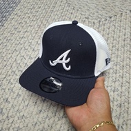TWO TONE ATLANTA BRAVES 9SEVENTY TRUCKER CAP/HAT BY NEW ERA