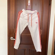 Adidas白色紅條紋縮口三線褲