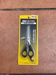 剪髮偷薄剪刀