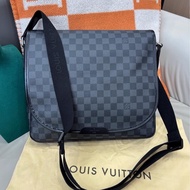 LV 棋盤格公文郵差包公事包男包