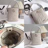 ลินน์ กระเป๋าสะพายข้าง LYN ทรงถังสวยยอดฮิต