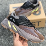 YEEZY 700