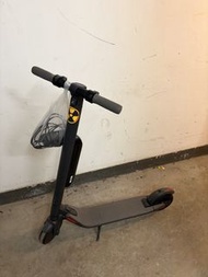 Ninebot Segway 電動滑板車